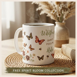 Wilde bloem boho bloem vlinder bij inspirerend koffiemok