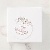 Wilde Bloem Boho Bruidsdouche In Bloeiende Tuin Bedankjes Labels (In situ)