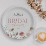 Wilde bloem Boho Vrijgezellenfeest Decor Papieren Bordje<br><div class="desc">Dit ontwerp is voorzien van een delicaat groot boeket met handbeschilderde wilde bloemen en groen,  samen met een prachtige combinatie van moderne en rustige lettertypen. Bekijk het hele collectie voor meer overeenkomende objecten!</div>