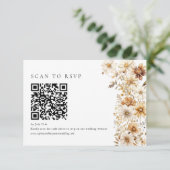 Wilde Bloem Cream Boho Bloem Bruiloft QR Code RSVP Kaartje (Staand voorkant)
