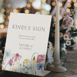 Wilde bloem Land Floral Wedding Guestbook Reclamebord Met Voetstuk<br><div class="desc">Wilde bloem Wedding Kindly Onderteken onze Guestbook met waterverf wilde bloemen. Dit bijtende landbotanische ontwerp heeft een  grens van wilde bloemen,  waaronder madeliefje papaverbloem,  konefje en klaver. Een elegante moderne bloem met bohemisch tuinthema. Blader naar mijn winkel in het Wilde collectie Charm voor overeenkomende objecten.</div>