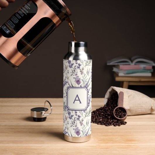 Wilde bloem lavendel Boho botanische bloem Initial Waterfles (Koffie)