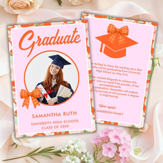Wilde bloem Oranje Geruite Strik Foto Afstuderen Aankondiging