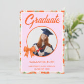 Wilde bloem Oranje Geruite Strik Foto Afstuderen Aankondiging (Staand voorkant)