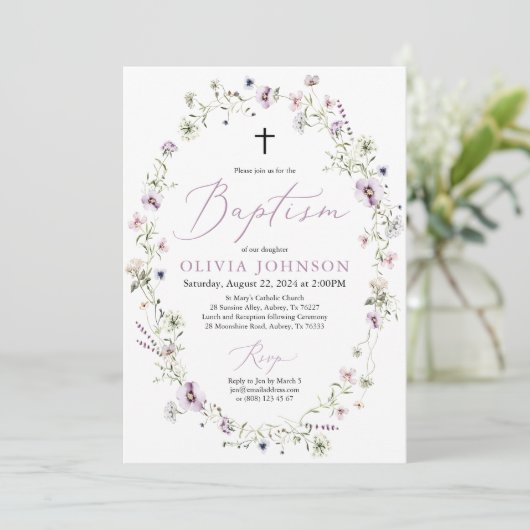 Wilde bloem Paarse Floral Girl Baptism Invitation Kaart (Staand voorkant)
