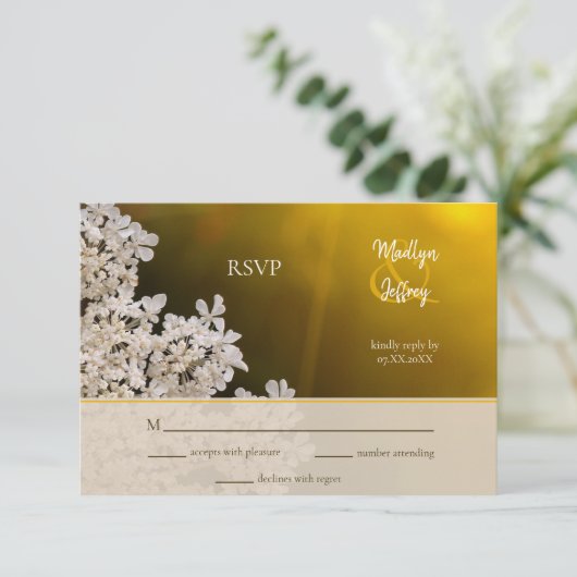 Wilde bloem van koningin Anne' bruiloft RSVP Kaartje (Staand voorkant)