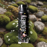 Wilde bloem waterfles<br><div class="desc">Waterverf wilde bloemen bedekken deze waterfles gepersonaliseerd met jouw naam verticaal bedrukt in chique letters aan beide zijden.</div>