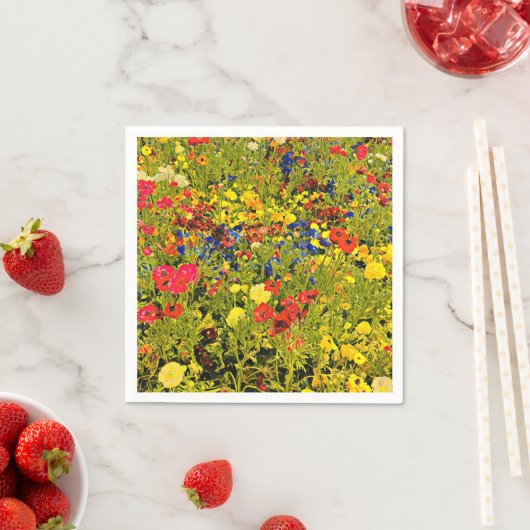 Wilde bloemen blaast kleurrijk bloemfestival servet (Insitu)