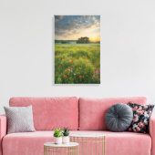 Wilde bloemen bloeien in de velden bij schemering canvas afdruk (Insitu (Woonkamer))