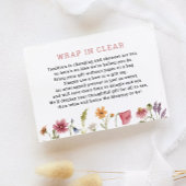 Wilde bloemen bloemendisplay douchewikkel in helde informatiekaartje