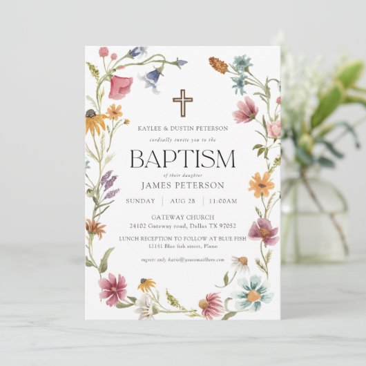 Wilde bloemen bloemenmeisje doop uitnodiging (Staand voorkant)