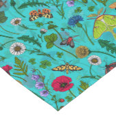 Wilde bloemen en motten op blauwgroen korte tafelloper (Hoek)