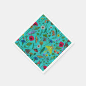 Wilde bloemen en motten op blauwgroen servet (Hoek)