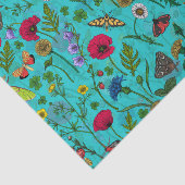 Wilde bloemen en motten op blauwgroen tissuepapier (Detail)