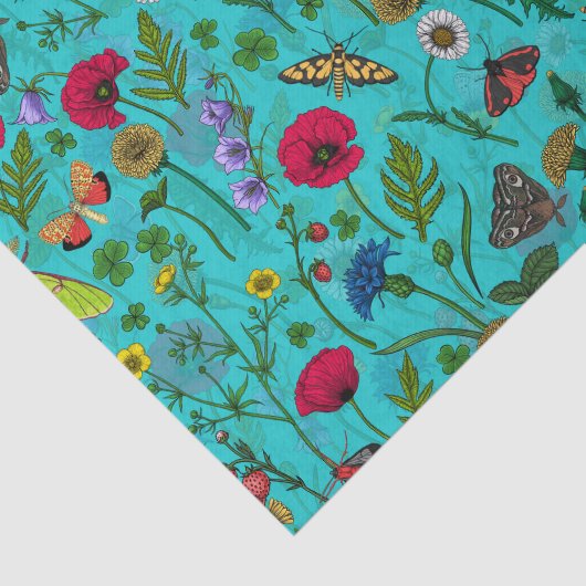 Wilde bloemen en motten op blauwgroen tissuepapier (Detail)
