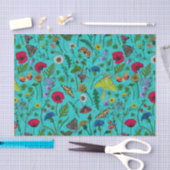 Wilde bloemen en motten op blauwgroen tissuepapier (Craft)