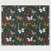 Wilde bloemen en vlinders op zwart cadeaupapier (Vlak)