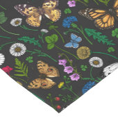 Wilde bloemen en vlinders op zwart korte tafelloper (Hoek)