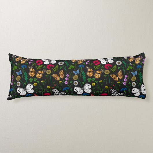 Wilde bloemen en vlinders op zwart lichaamskussen (Voorkant)