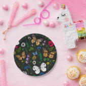 Wilde bloemen en vlinders op zwart papieren bordje (Feest)