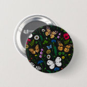Wilde bloemen en vlinders op zwart ronde button 5,7 cm (Voorkant /achterkant)