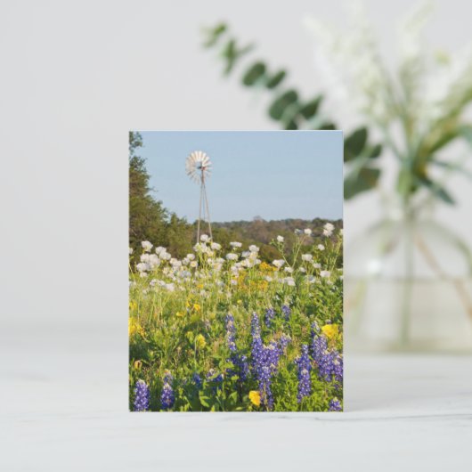 Wilde bloemen en windmolens in Texas Hill Country Briefkaart (Staand voorkant)