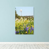 Wilde bloemen en windmolens in Texas Hill Country Canvas Afdruk (Insitu (Houten vloer))