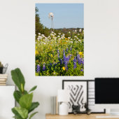 Wilde bloemen en windmolens in Texas Hill Country Poster (Thuiskantoor)