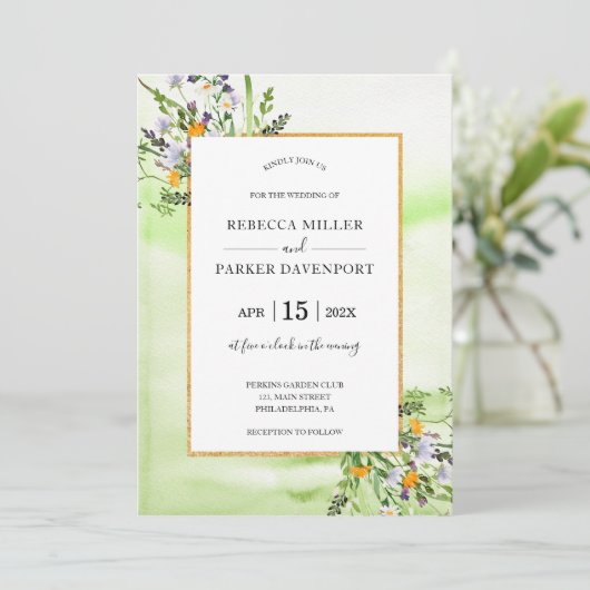 Wilde bloemen goud en uitnodiging tot groen huweli (Staand voorkant)