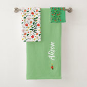 Wilde bloemen groen wit rood naam bad handdoek (Insitu)