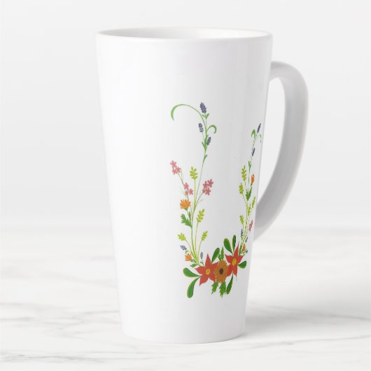 Wilde bloemen mok van latte koffie (Rechterhoek)