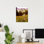 Wilde bloemen op bergweide - Geel Paars Poster (Thuiskantoor)