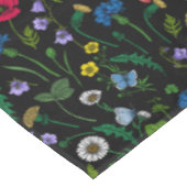 Wilde bloemen op zwart tafelkleed (Gekanteld)