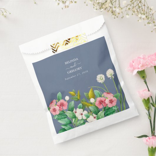 Wilde bloemen Periwinkle Dusty Blue Wedding Bedankzakje (Gezegeld)