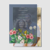 Wilde bloemen Periwinkle Dusty Blue Wedding Vellum Uitnodigingen (Offset (Koppel))