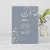 Wilde bloemen Stusty Blue Wedding Seating Chart (Staand voorkant)