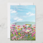 Wilde bloemen tegen een uitnodiging voor een blauw (Achterkant)