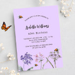 Wilde bloemen van het Birthday-feest overtreden ro Uitnodiging Briefkaart<br><div class="desc">Een violette,  lavendere achtergrond. Gedemoreerd met bijen en in violet en roze geverfde wilde bloemen. Pas een naam en partijdetails aan en voeg deze toe.</div>