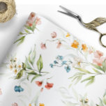 Wilde bloemen Ventuindradenpapier Cadeaupapier<br><div class="desc">Wildflowers Spring Garden Wrapping Paper. Alle design zijn © SUGAR AND SPICE INVITATIONS.LLC</div>