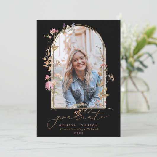 Wilde bloemen Zwarte Foto Afstuderen Aankondiging (Staand voorkant)