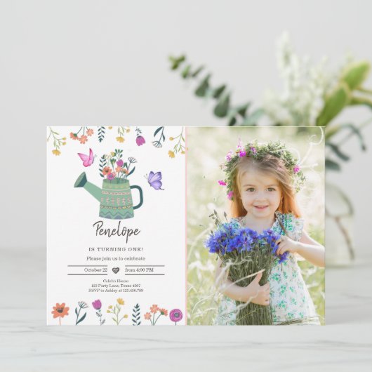 Wilde bloemenverjaardagsuitnodiging Girl Garden Fl Kaart (Staand voorkant)