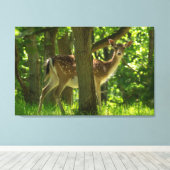 Wilde braaklaag in bossen tussen bomen canvas afdruk (Insitu (Houten vloer))