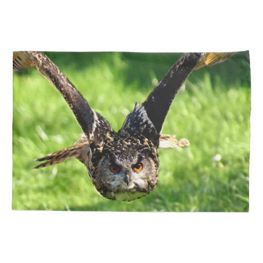 Wilde Eagle Owl in volle vlucht Kussensloop (Achterkant)