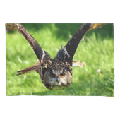 Wilde Eagle Owl in volle vlucht Kussensloop (Voorkant)