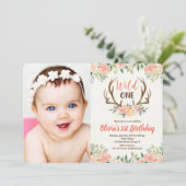 Wilde één 1e verjaardag fotouitnodiger hert antler kaart (Staand voorkant)