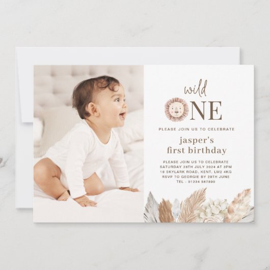 Wilde Eén Leeuw Neutrale Bladeren Foto Uitnodiging (Voorkant)