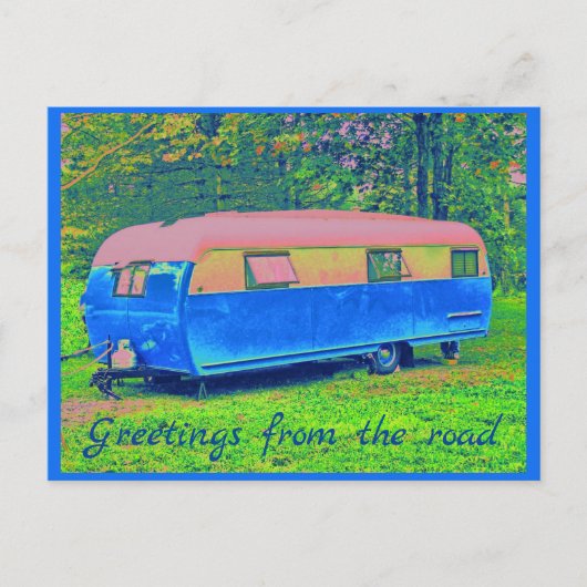Wilde en Cheerful Retro Camping Trailer Briefkaart (Voorkant)