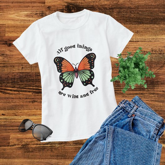 Wilde en vrije moderne Boho Butterfly Typografie T-shirt
