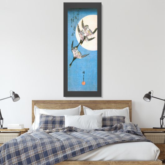 Wilde ganzen vliegen naar beneden over maan, Hiros Canvas Afdruk (Insitu (Slaapkamer))