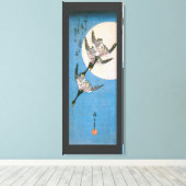 Wilde ganzen vliegen naar beneden over maan, Hiros Canvas Afdruk (Insitu (Houten vloer))